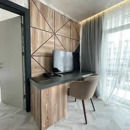 Хотел Address *