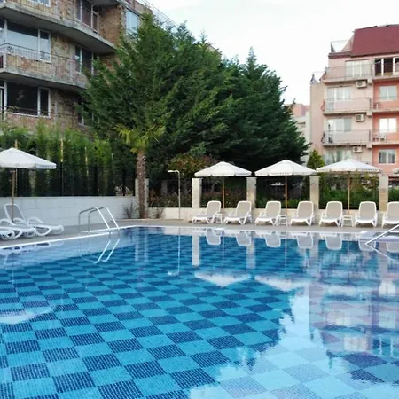 Хотел Address *