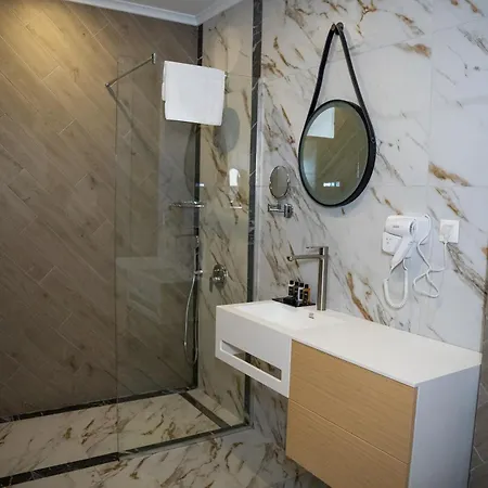 Address Хотел *