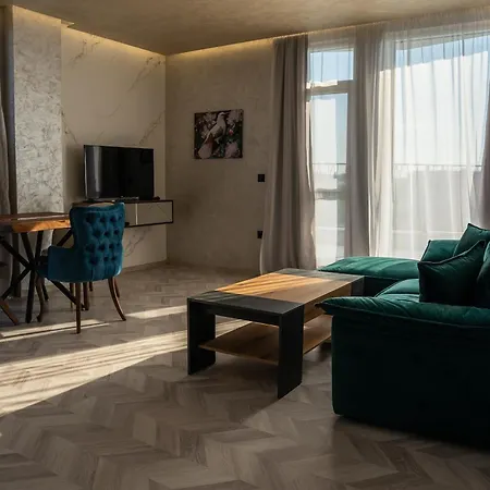 Address Хотел *