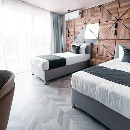 Address Хотел *